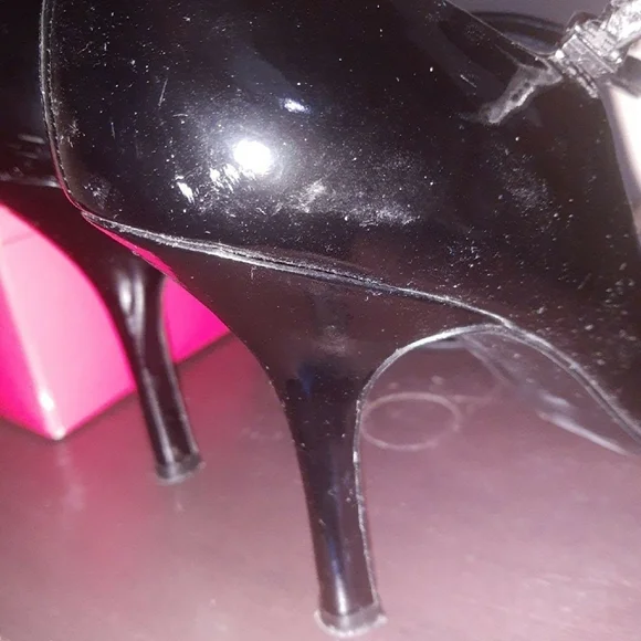 NineWest ‘NW Carlen’ Patent Leather Peep Toe Heels - Picture 8 of 8